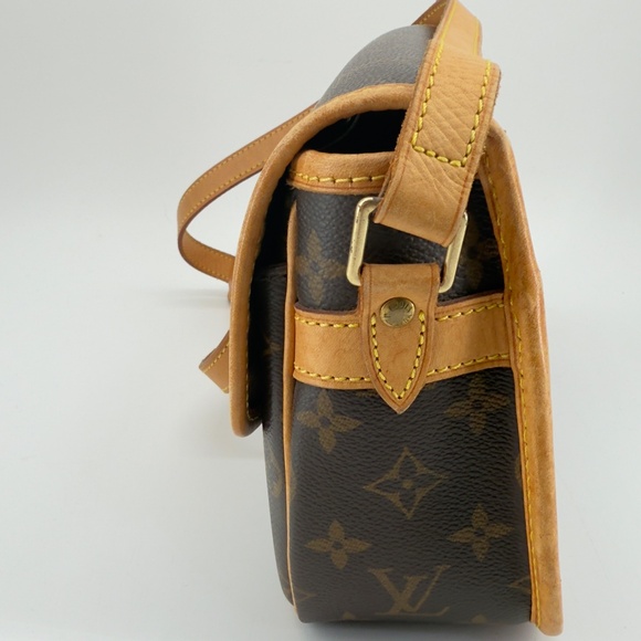 Louis Vuitton Authentic Solognes Crossbody - Picture 9 of 12